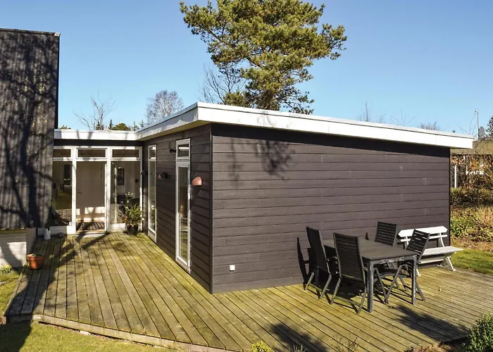 Σπίτι διακοπών Three-bedroom In *